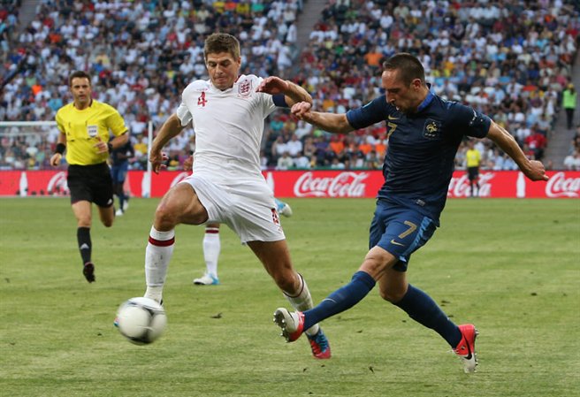 Gerrard playing for England in Euro 2012 Photo by: Arvedui89 CC BY-SA 3.0